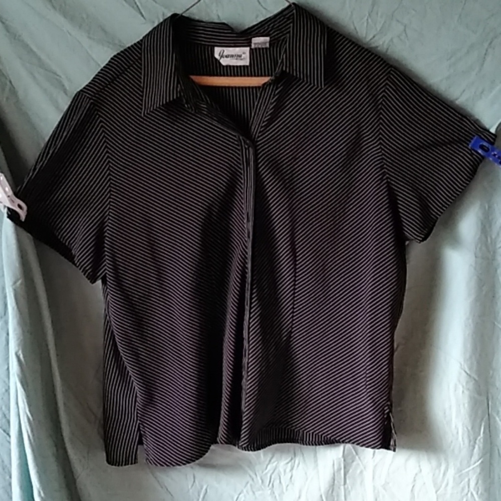 Women's XL black & white blouse